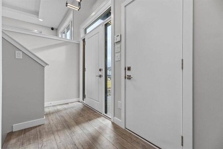 Property Photo: 27 Falcon Cove MB R5A 0B6