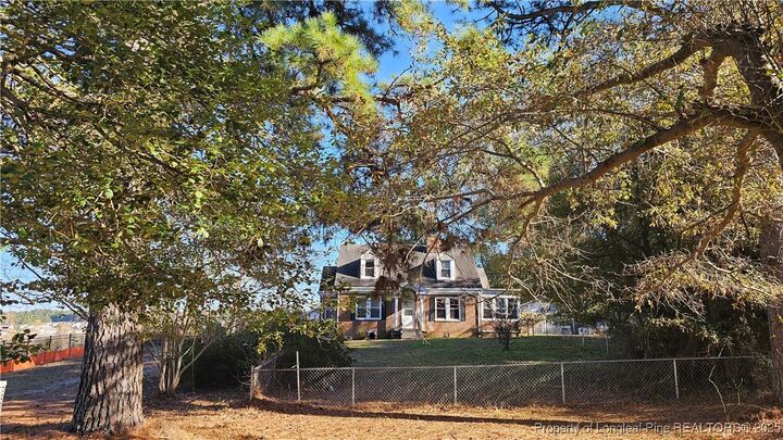 Property Photo: 1801 Carthage Street NC 27330