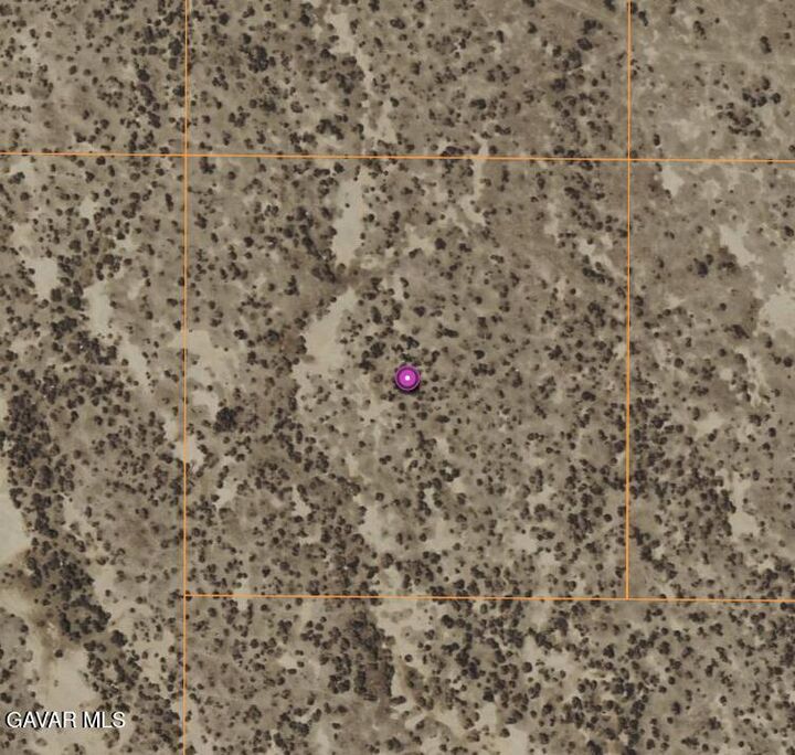 Property Photo:  Vic Avenue H8 40 Ste  CA 93535 