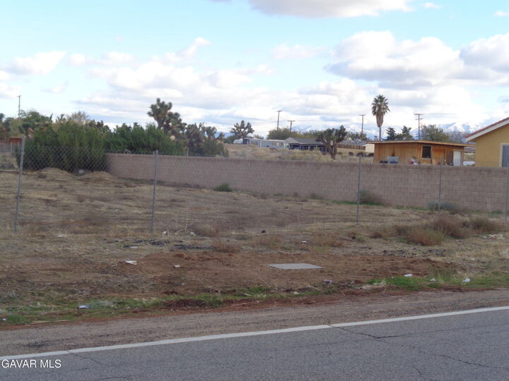 Property Photo: 40th Ste E Ave. S12 Street CA 93550