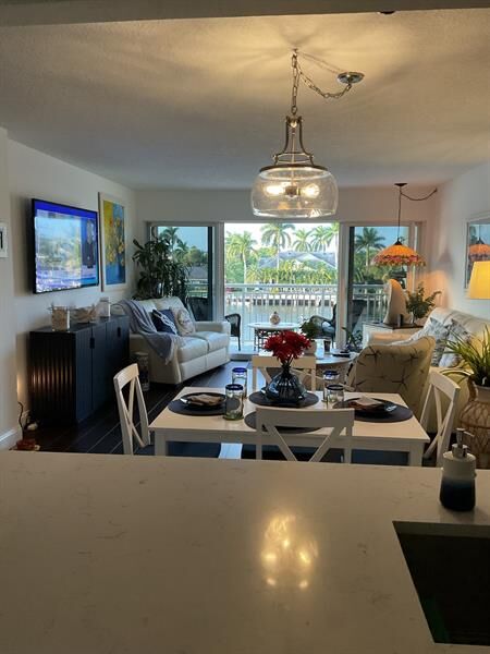 Property Photo: 2611 N Riverside Dr 304 FL 33062