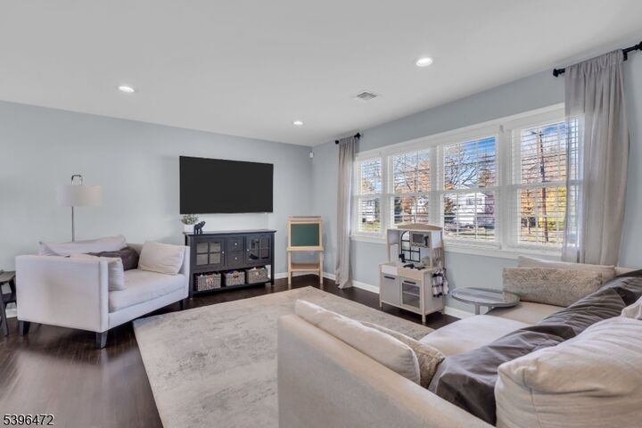 Property Photo: 15 Maplehurst Ln NJ 08854