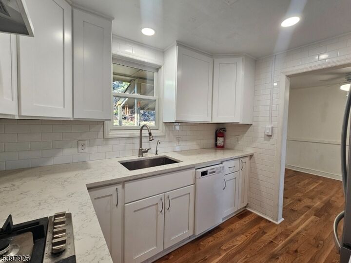 Property Photo:  95 Cannonball Rd 3  NJ 07442 