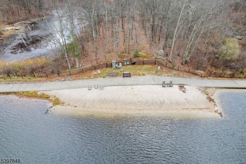Property Photo:  213 Otterhole Rd  NJ 07480 