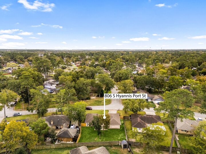 Property Photo: 806 S Hyannis Port Street TX 77532