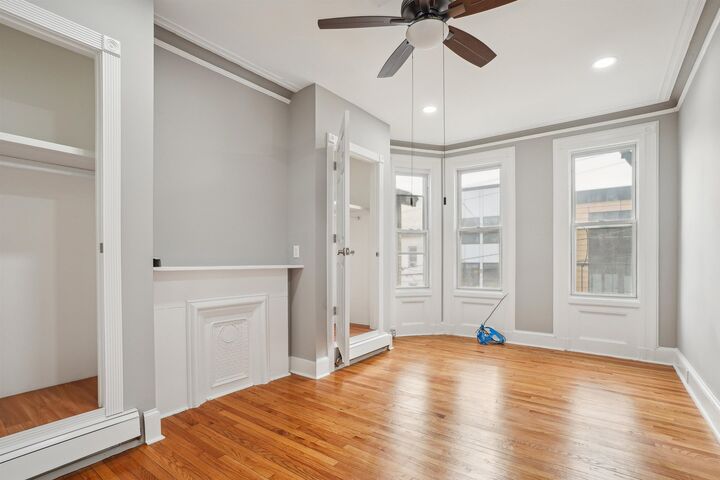 Property Photo:  198 Griffith St 2R  NJ 07307 