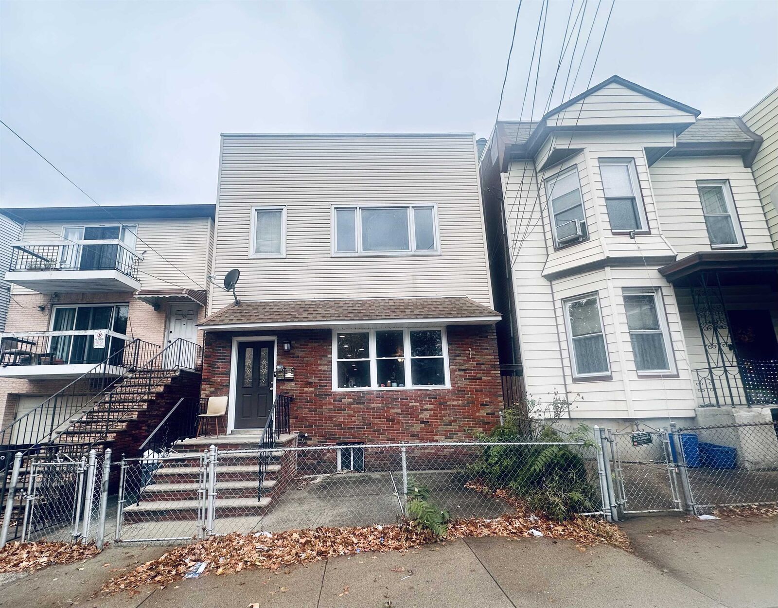 Property Photo: 97 Sanford Pl 1 NJ 07307