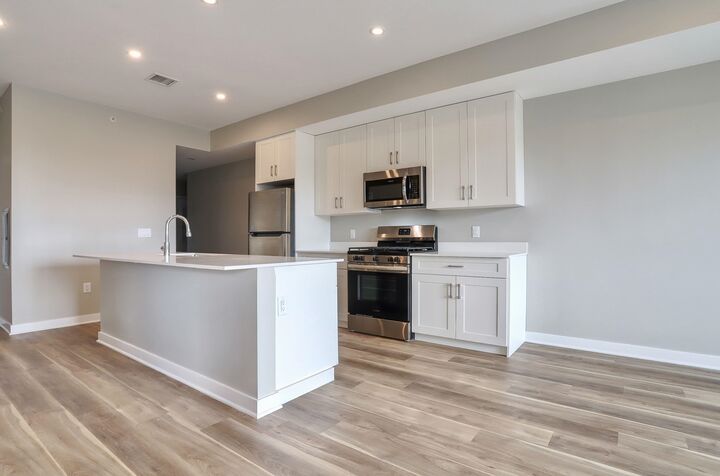 Property Photo:  475 Communipaw Ave 502  NJ 07304 