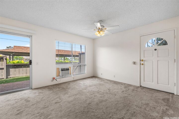 Property Photo: 91-1180 Puamaeole Street 10B HI 96706