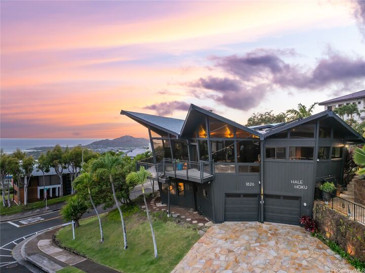 1826 Laukahi Street  Honolulu HI 96821 photo