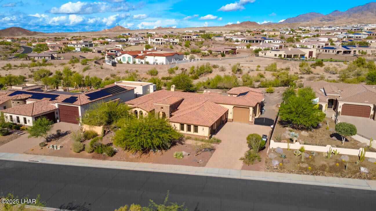 Property Photo: 1051 Avienda Del Sol AZ 86406