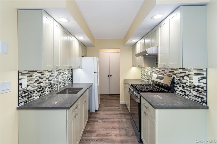 Property Photo: 43 Foxwood Circle NY 10549