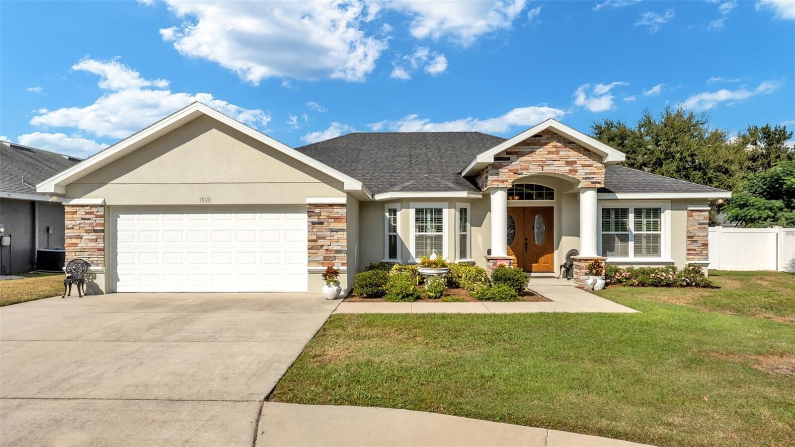 Property Photo:  1920 Saddlewood Court  FL 33830 