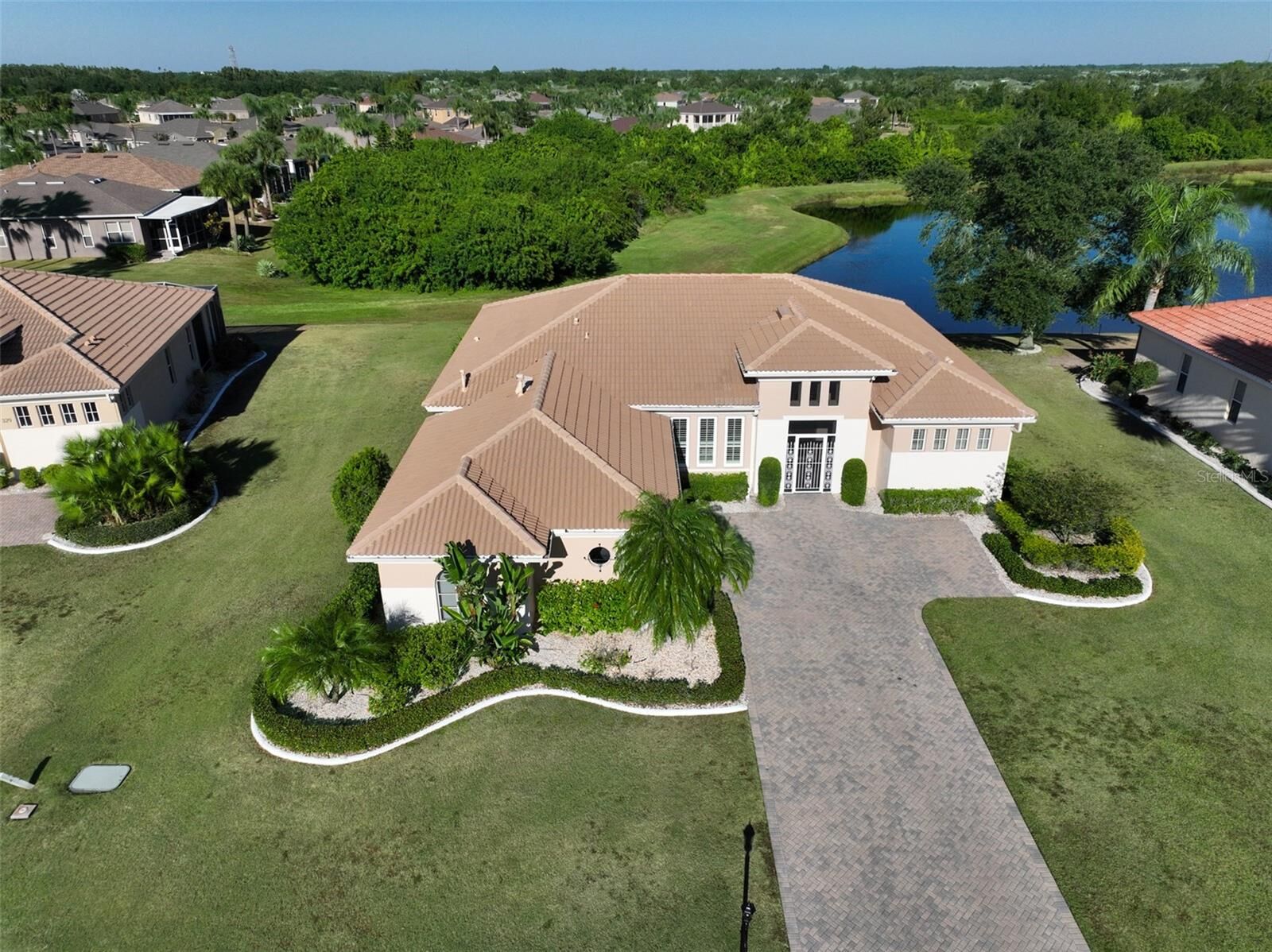 Property Photo: 327 Noble Faire Drive FL 33573