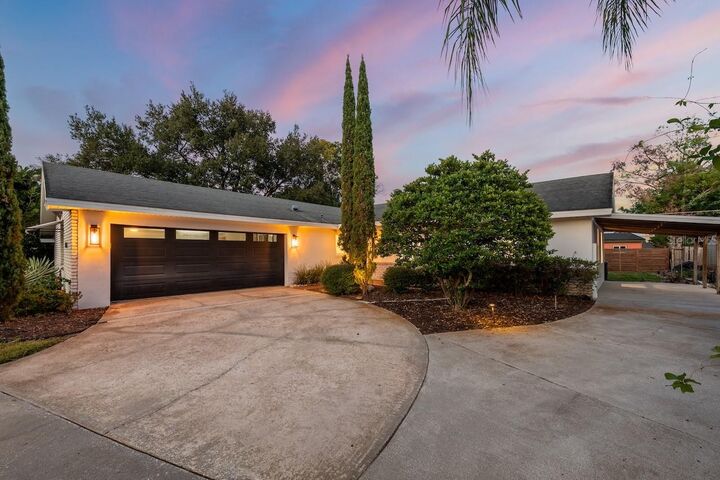 Property Photo: 5017 Pelleport Avenue FL 32812