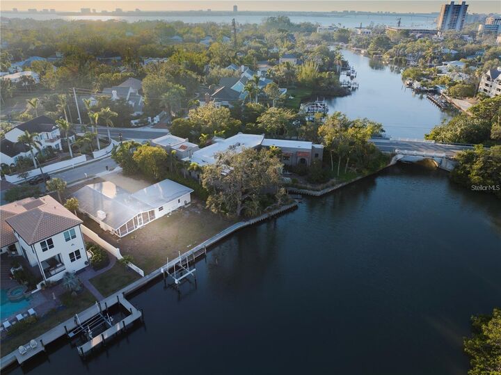 Property Photo:  1821 Lincoln Drive  FL 34236 