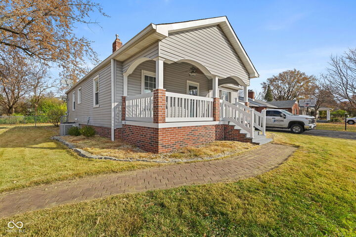 Property Photo:  1734 Southview Drive  IN 46227 