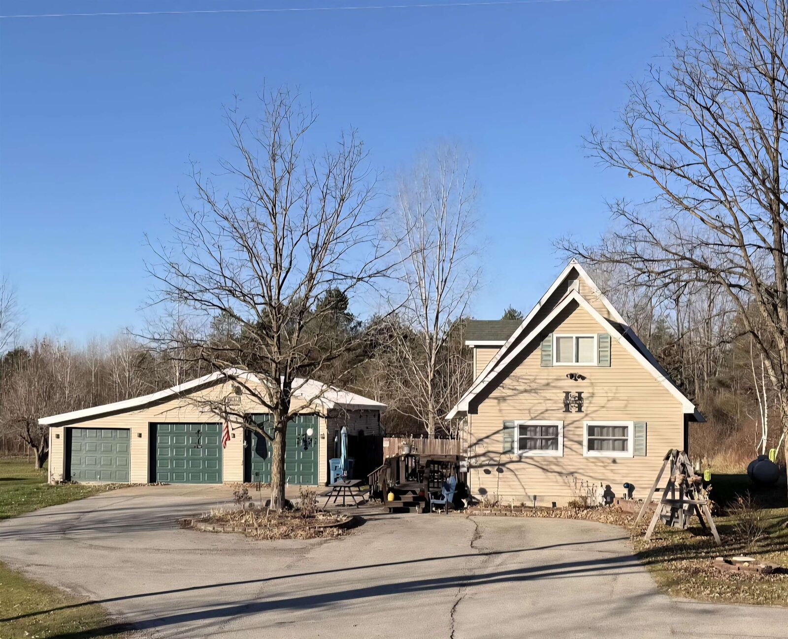 Property Photo:  1911 N 11 Mile Road  MI 48634 
