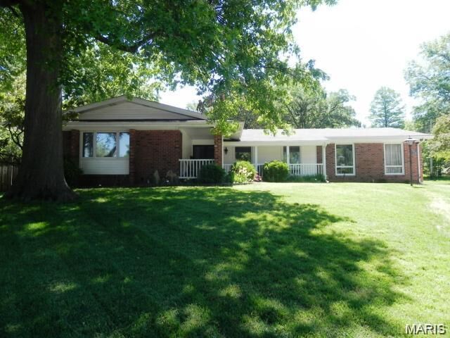 1130 Meadowgrass Court  Florissant MO 63033 photo