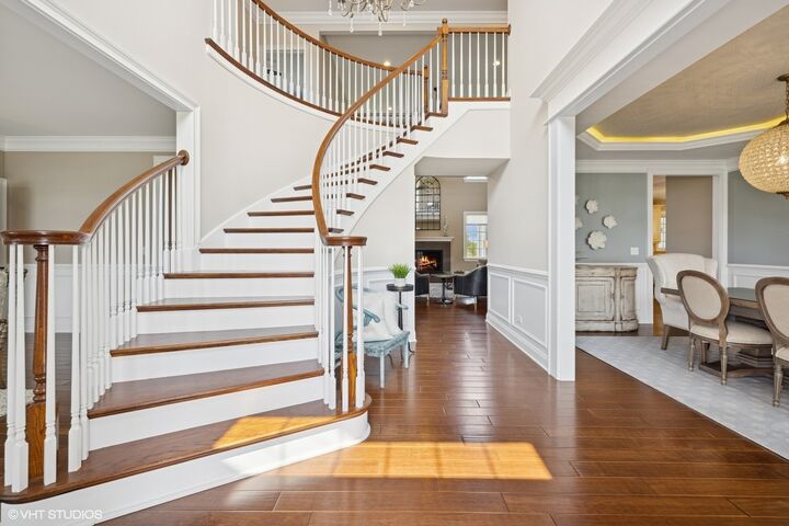 Property Photo:  28 Shenandoah Circle  IL 60010 