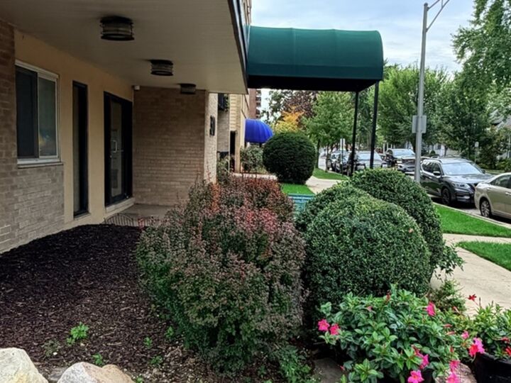 Property Photo: 310 Lathrop Avenue 307 IL 60130