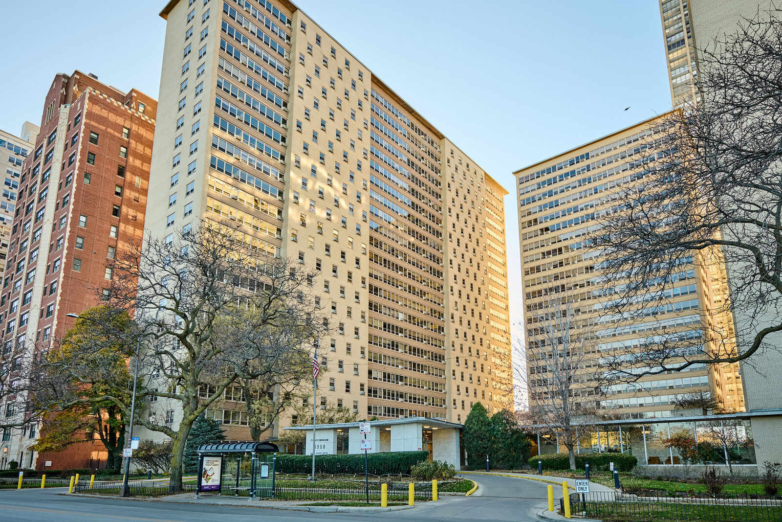 Property Photo:  3950 N Lake Shore Drive 904  IL 60613 