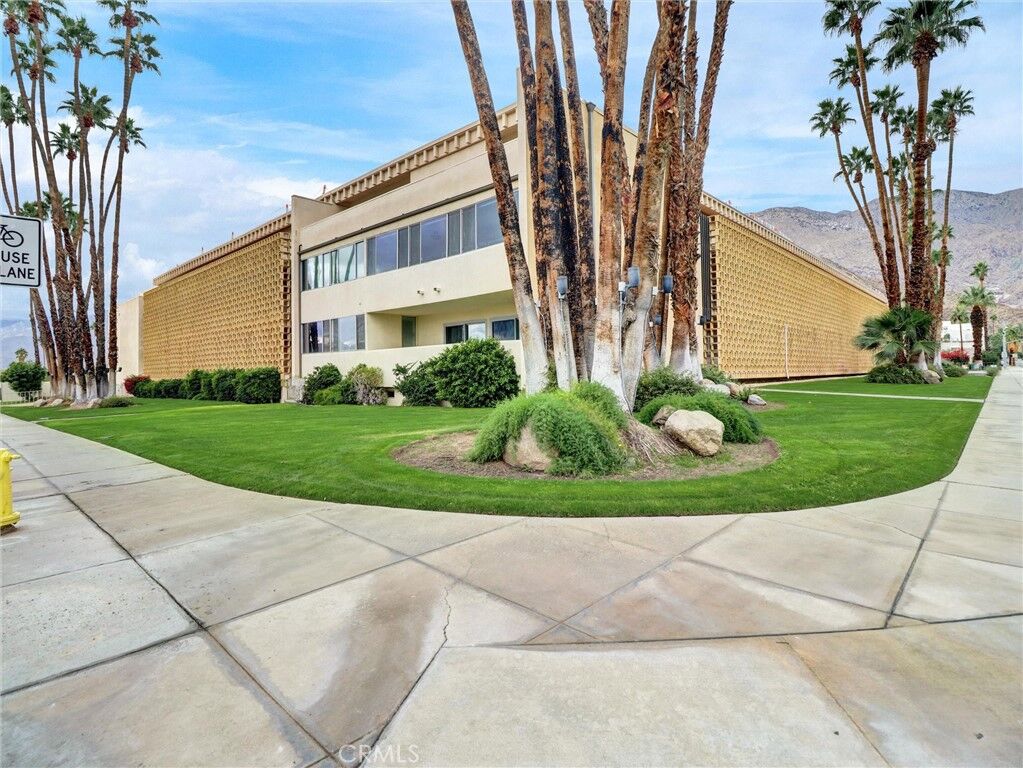 Property Photo: 277 E Alejo Road 214 CA 92262