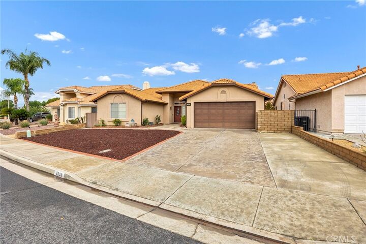 Property Photo: 2830 Banyan Tree CA 92545