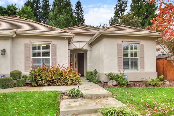 Property Photo:  28 Eastham Court  CA 95833 