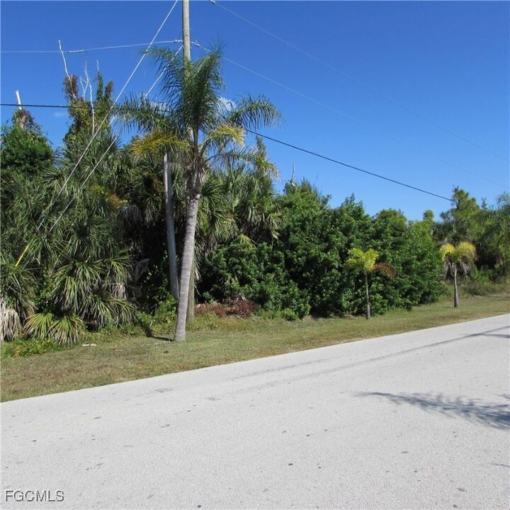 Property Photo:  3960, 4026, 4072 Stringfellow Road  FL 33956 