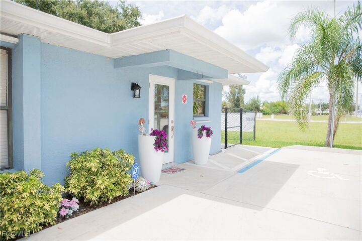 2828 Santa Barbara Boulevard  Cape Coral FL 33914 photo