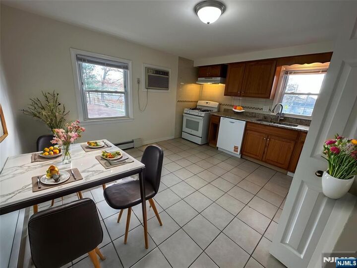 Property Photo:  368 New York Avenue  NJ 07071 