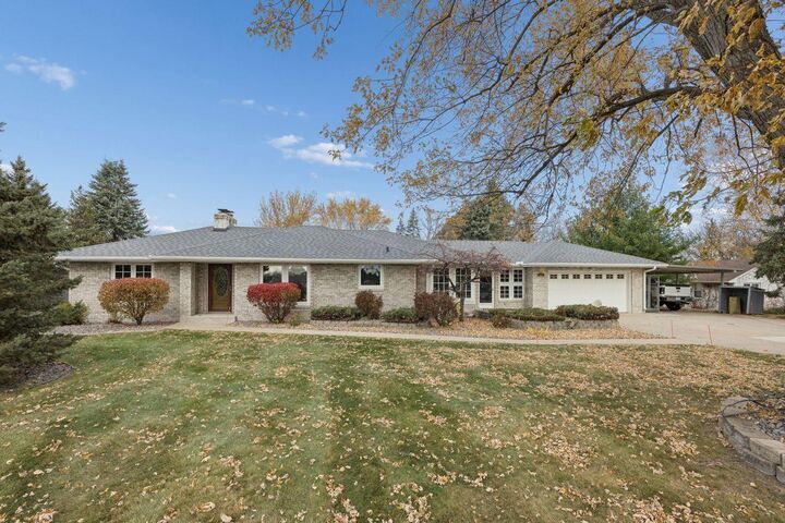 601 Viking Drive E  Little Canada MN 55117 photo