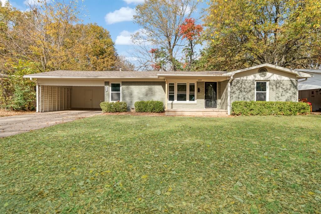 Property Photo:  2025 Cedar Street  TX 75460 