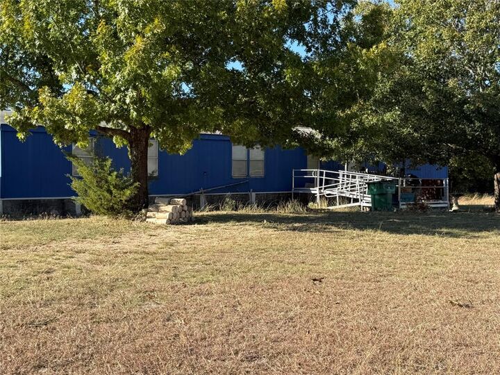 Property Photo:  220 County Road 3198  TX 76689 