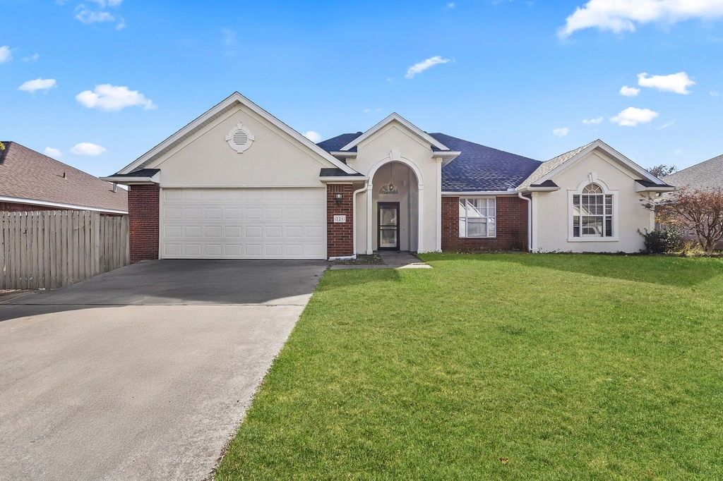 Property Photo: 221 E Colorado Avenue AR 72764