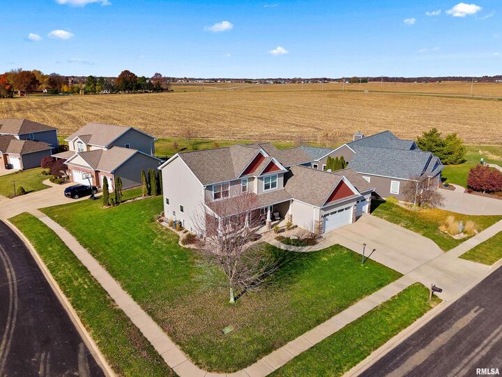 Property Photo:  1700 Kensington Drive  IL 61571 