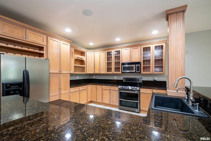 Property Photo: 5821 W Dickison Cemetery Road IL 61525