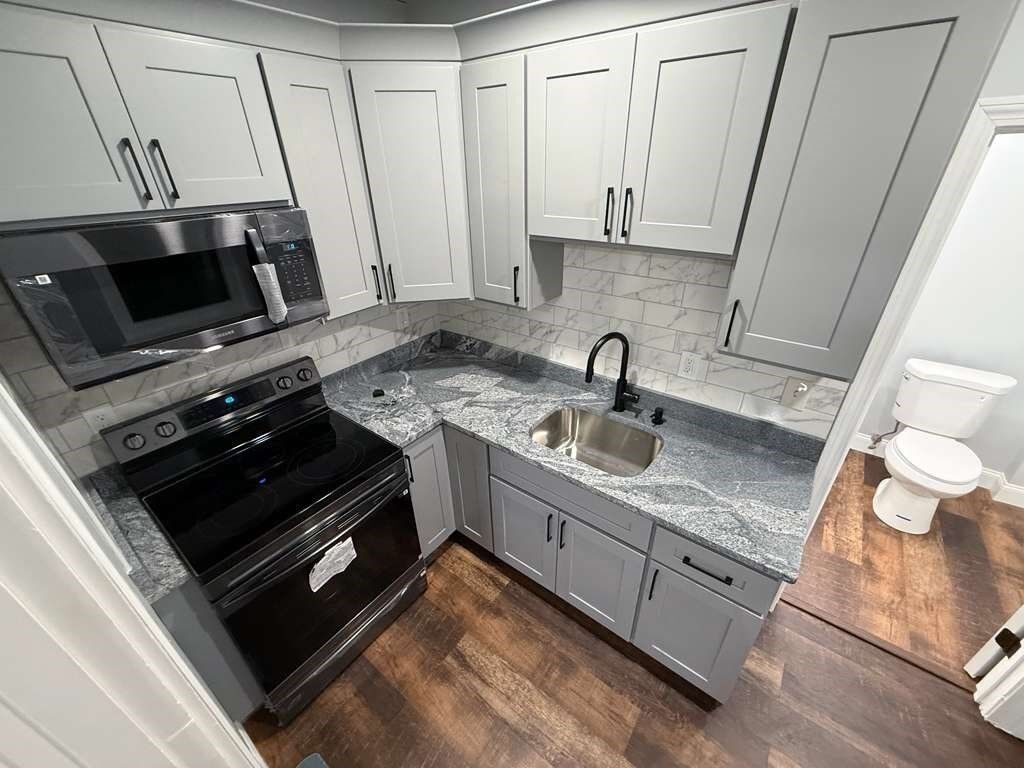 Property Photo:  11 Lawrence Street 509  MA 01841 