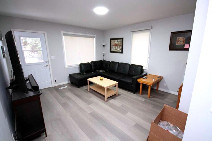 Photo de la propriété: 5620 54 Street AB T1G 1L5