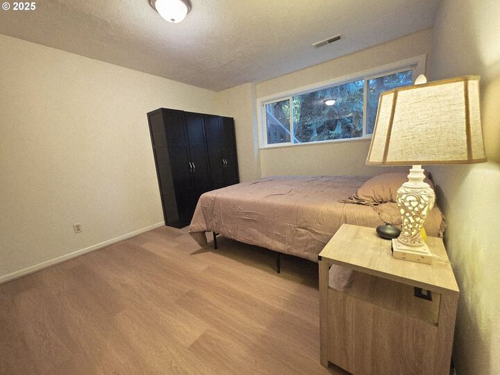 Property Photo:  12147 SE Henderson Dr  OR 97266 