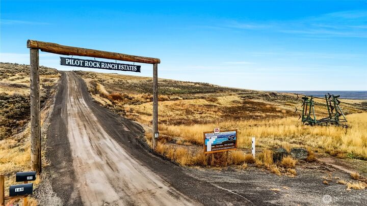 Property Photo:  1  Banks Lake View Road NE  WA 99115 