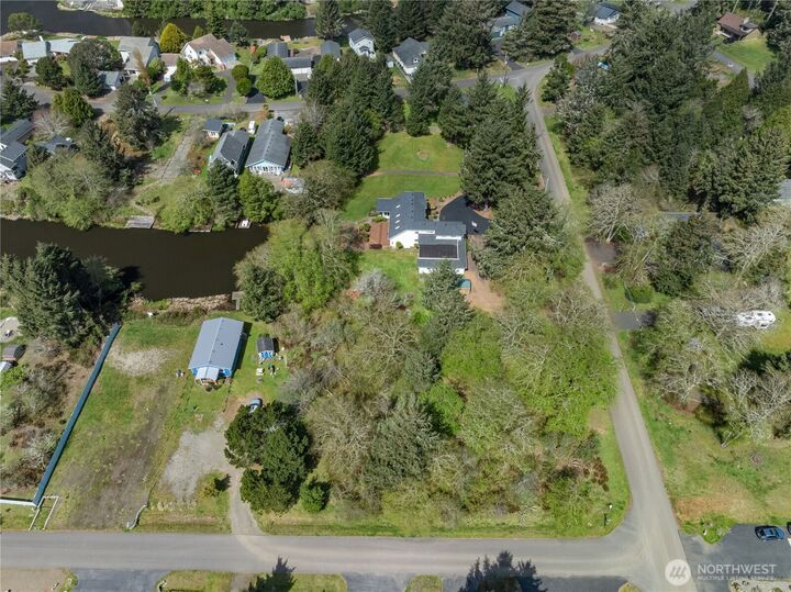 Property Photo:  647  Skamokawa Court SE  WA 98569 