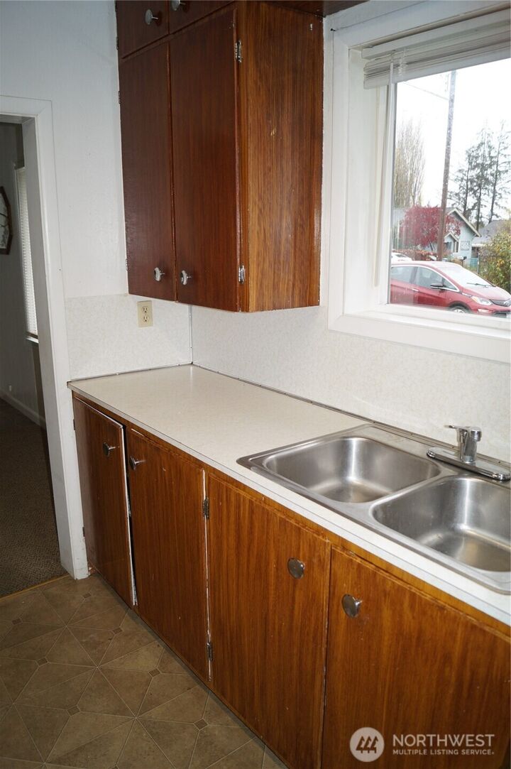 Property Photo: 802 Polk Street WA 98520