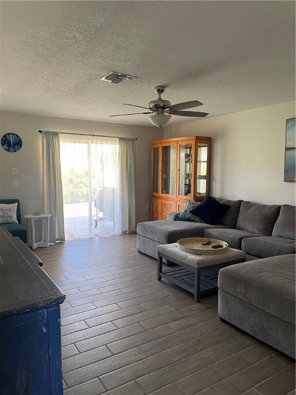 Property Photo:  1421 Thornhill Lane  FL 32958 