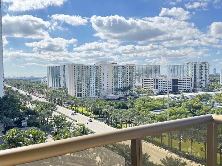 Property Photo:  16275 Collins Avenue #1004  FL 33160 