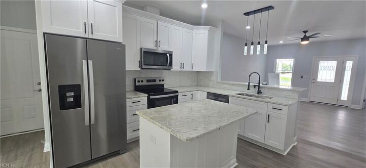 Property Photo: 3269 Sherwood Gate VA 23310