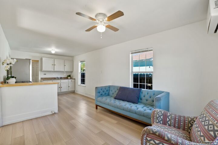 Property Photo: 1519 N Sabinas TX 78207