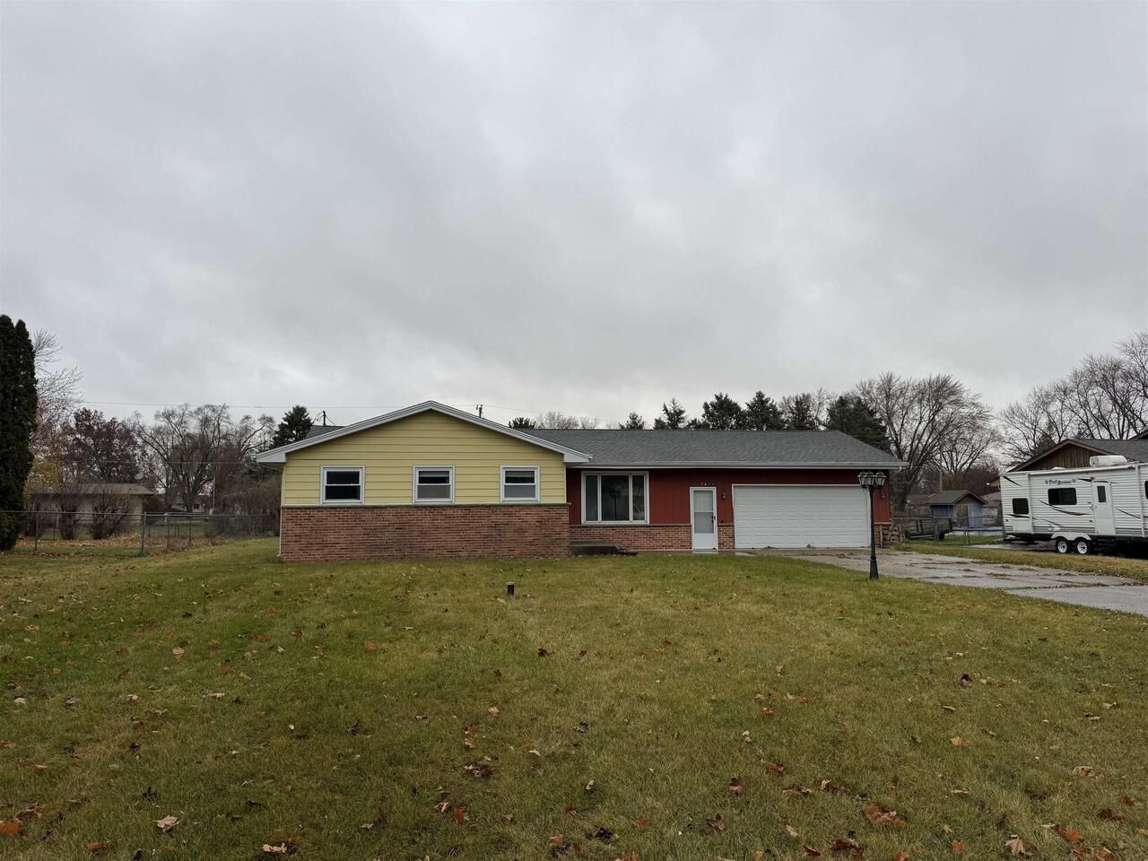 Property Photo:  2411 East West Hart Road  WI 53511 
