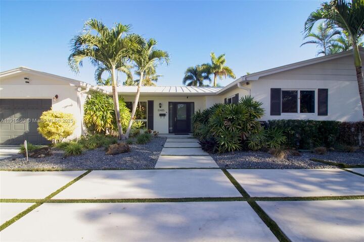 Property Photo: 10485 SW 109th St FL 33176